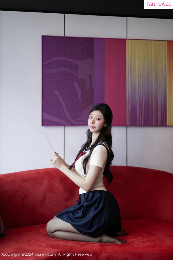逗逗DouDou  [XiuRen]高清写真图 2024.11.29 No.9530 小逗逗 黑丝美腿第13张图片